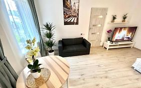 New York Apartments - Free Parking